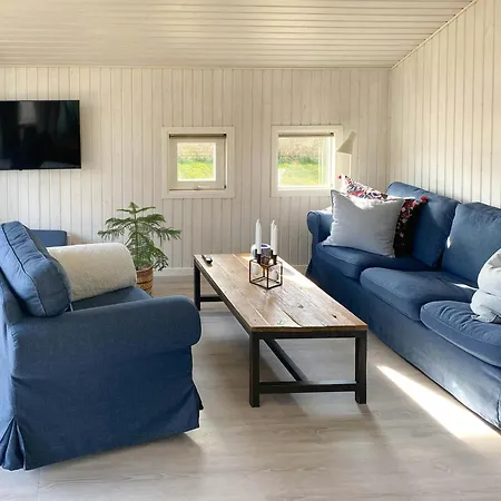 Cozy Summer House With 100 Meters To The Sea