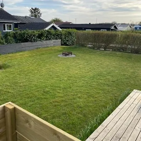 Ferienhaus Cozy Summer House With 100 Meters To The Sea *